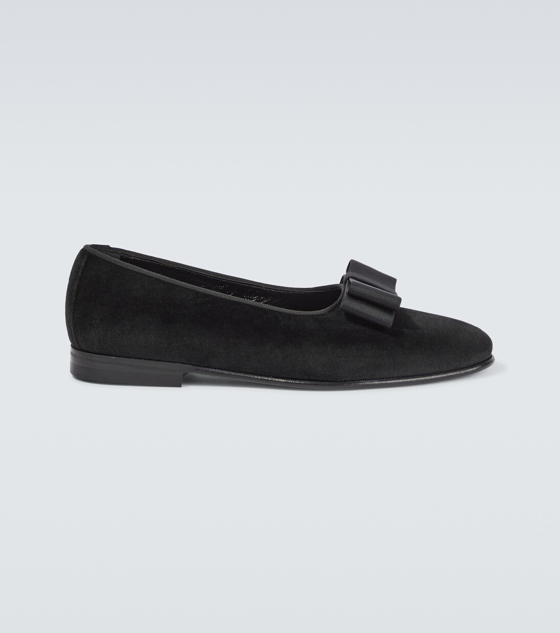

Бархатные балетки toro с бантом Manolo Blahnik, черный