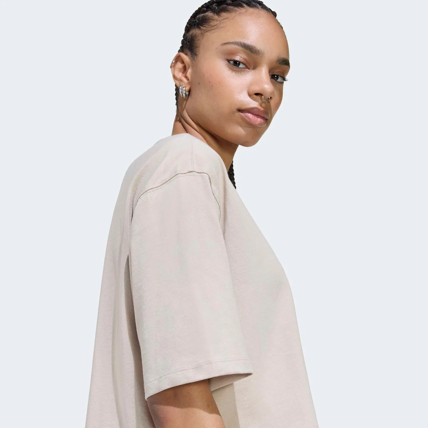 Футболка Adidas Originals Ess бежевого цвета — фото 4