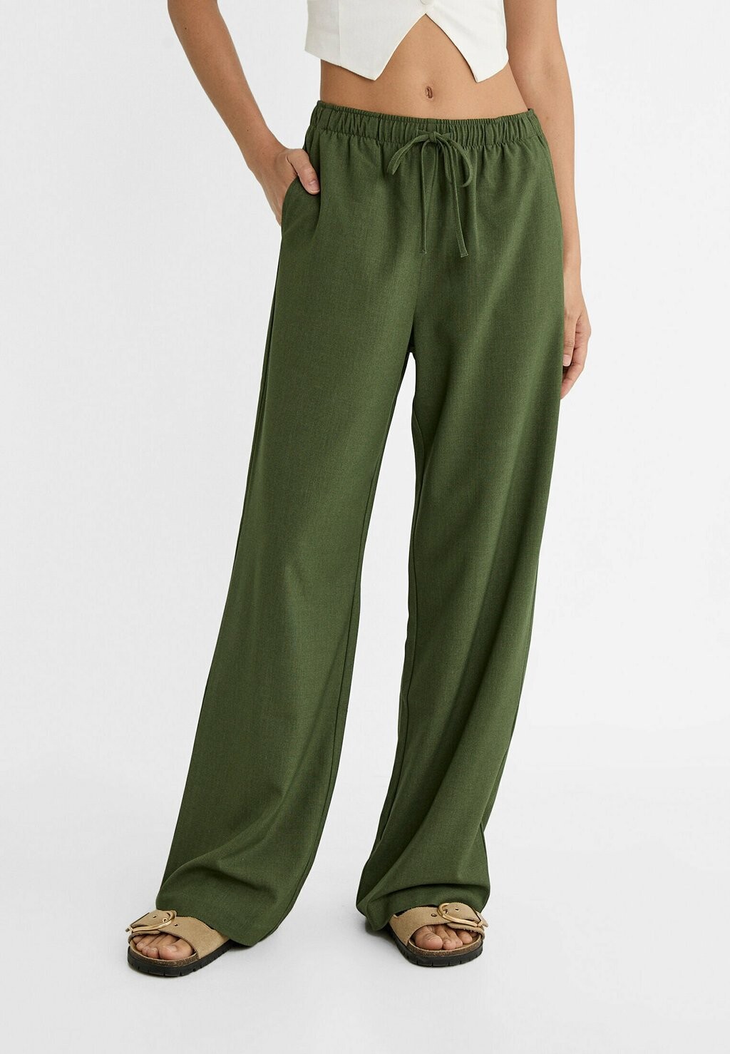 

Тканевые брюки FLOWING Stradivarius, хаки