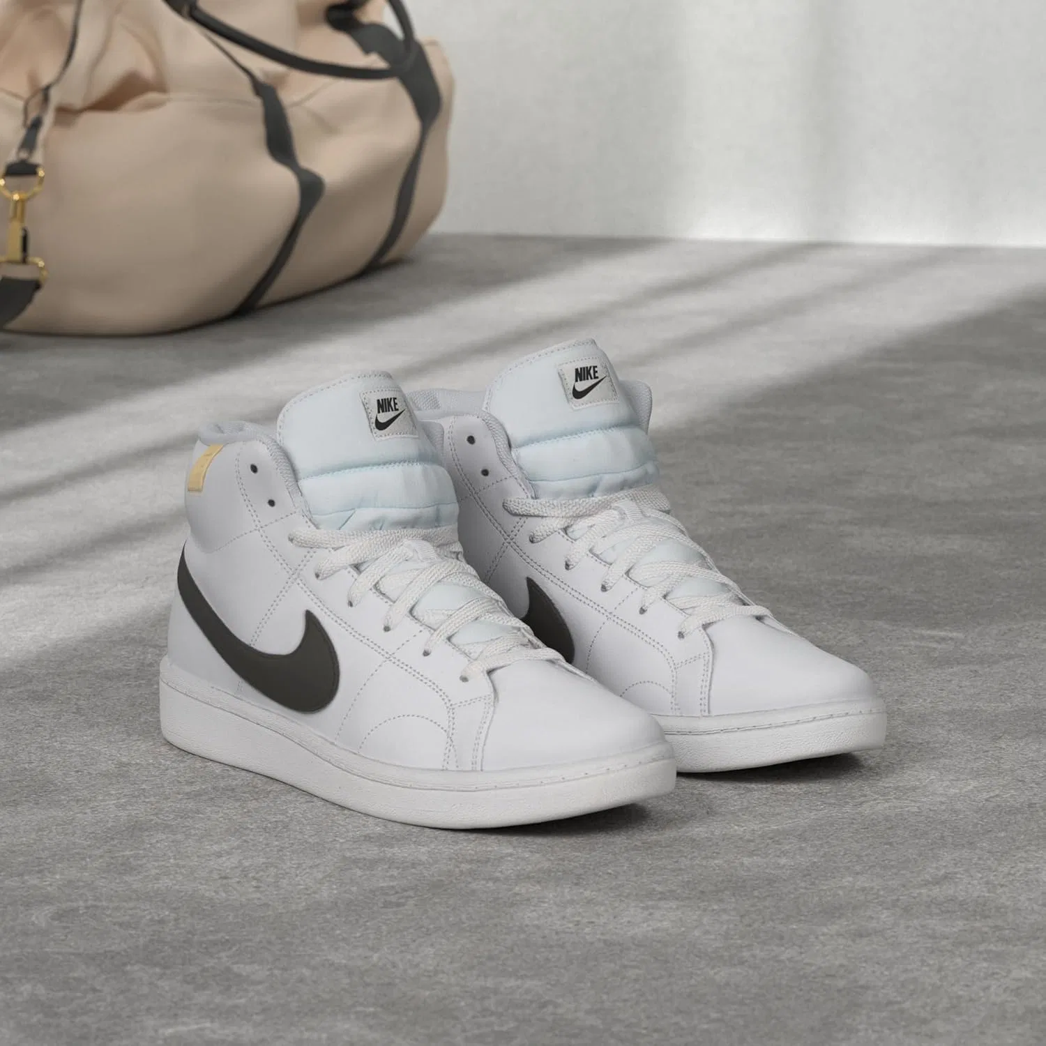 Кроссовки теннисные Nike Court Royale 2, White Black White Onyx — фото 2