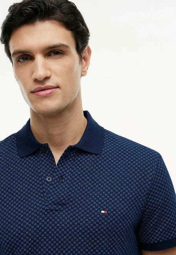 Поло Tommy Hilfiger Regular Fit с геометрическим принтом, угольно-синий — фото 4