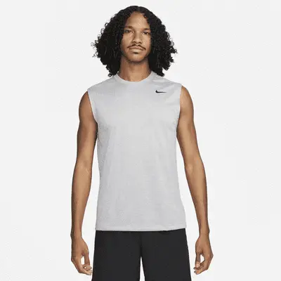 

Футболка Nike Dri-FIT Legend, цвет Tumbled Grey/Flat Silver/Heather/Black