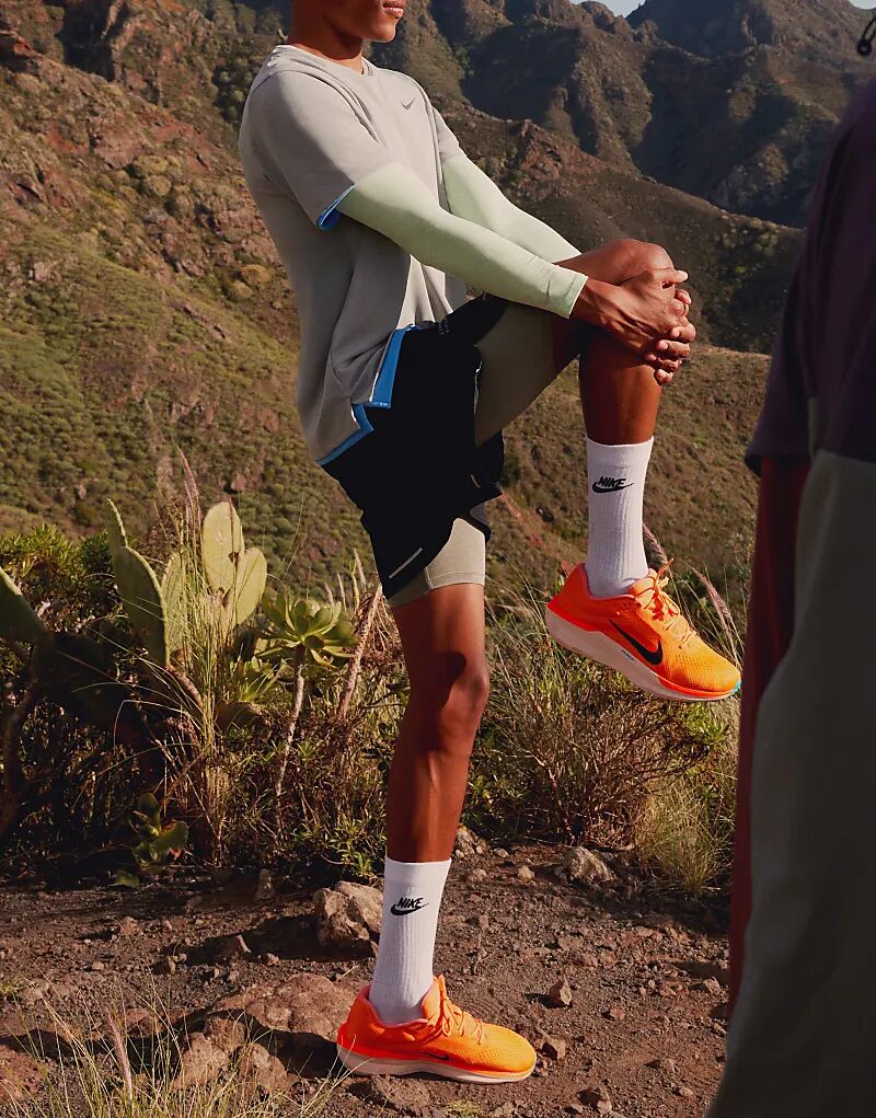 

Кроссовки Air Winflo 11 оранжевого цвета Nike Running