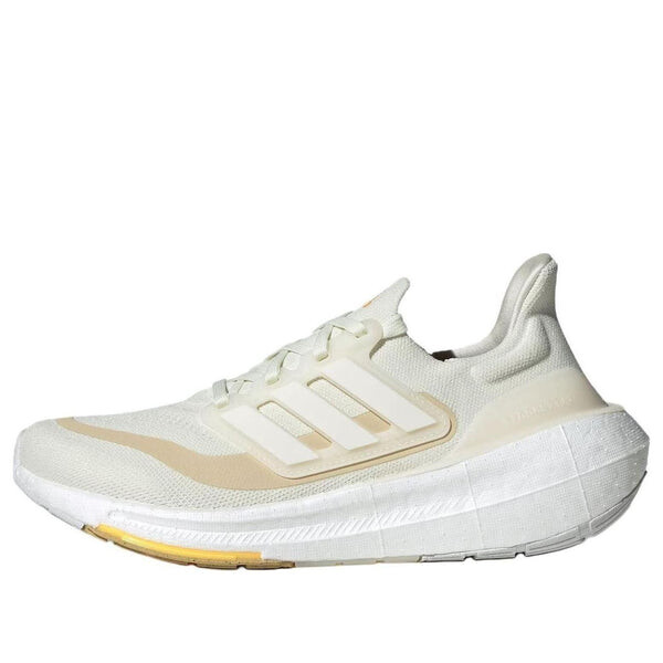 

Кроссовки ультрабуст лайт Adidas, бежевый