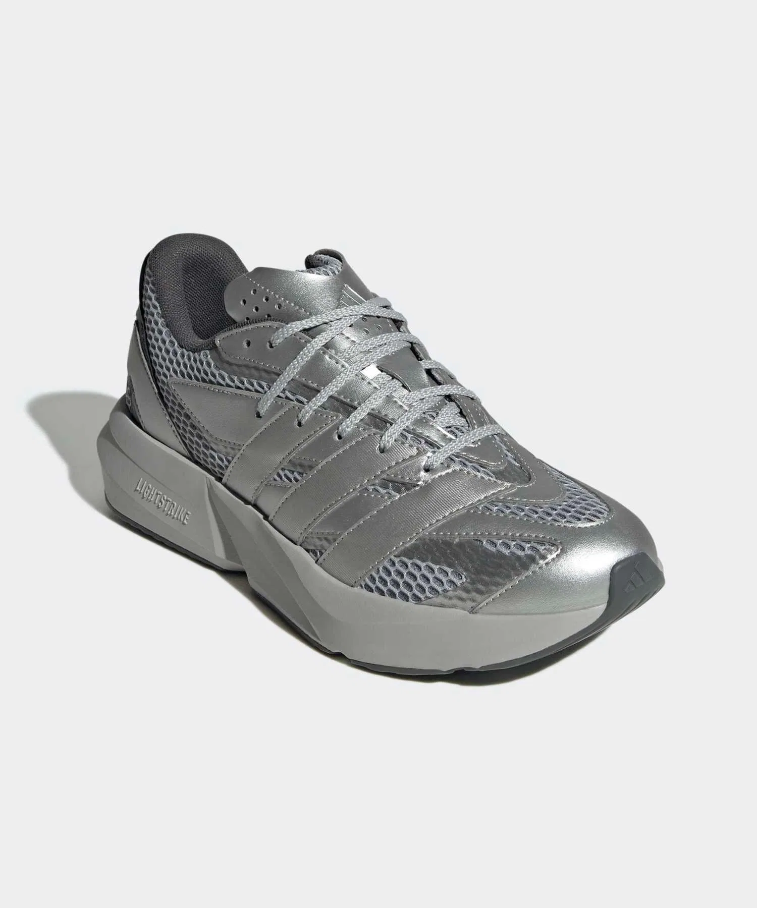 Мужские кроссовки adidas Lightblaze Mercedes-AMG PETRONAS F1 Team серебряные — фото 4