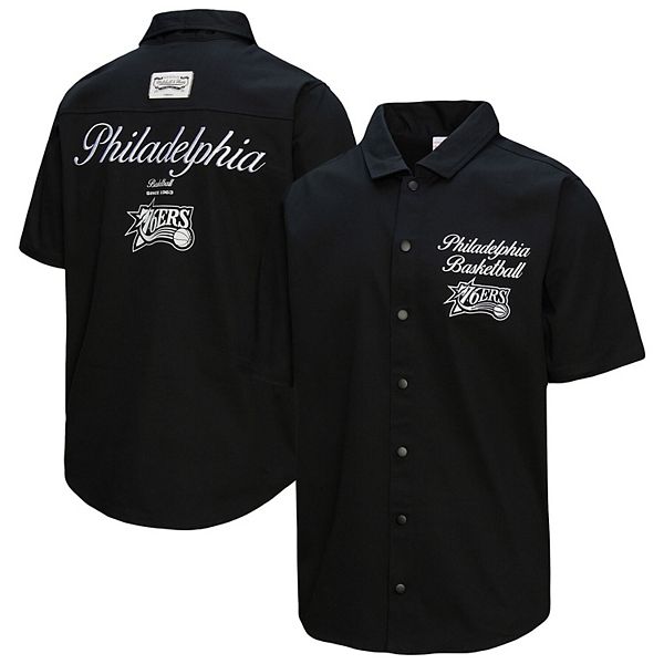 

Мужская черная футболка Philadelphia 76ers Hardwood Classics Mitchell & Ness