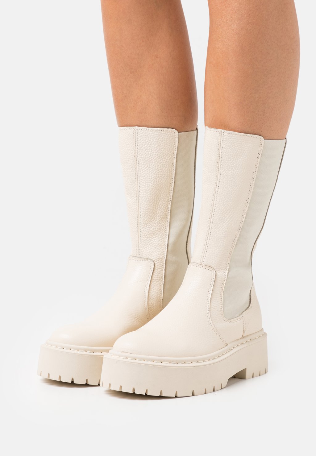 Женские сапоги Steve Madden VIVIANNE кожаные на платформе , кремовый