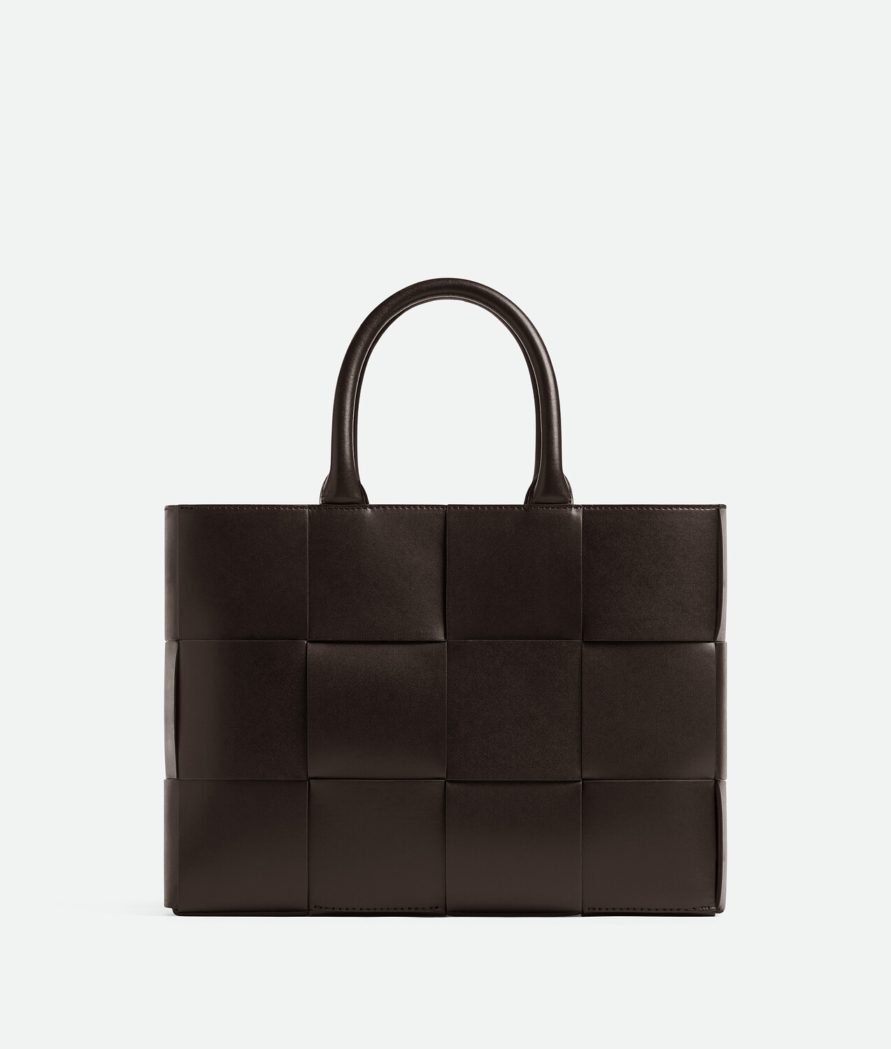 

Маленькая сумка-тоут arco с ремешком Bottega Veneta, карамельный