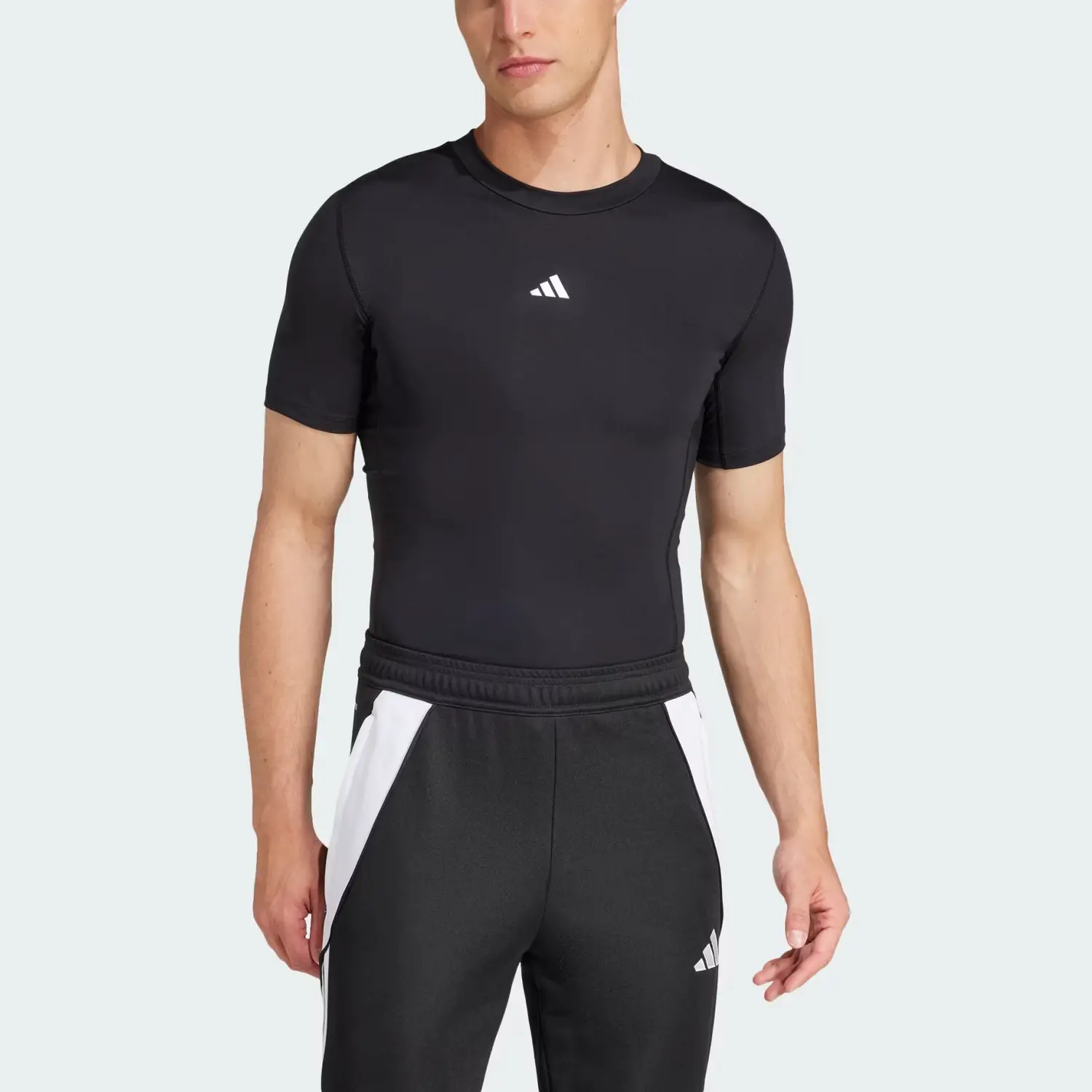 Мужская футболка AEROREADY SS25 Techfit Adidas, черный — фото 2