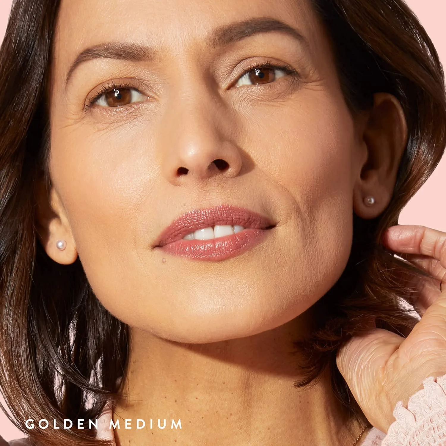 Тональная основа Laura Geller Baked Balance-N-Glow Illuminating Color Correcting Foundation - Golden Medium - выдвижная кисть-аэрограф кабуки (2 шт.), Golden — фото 4