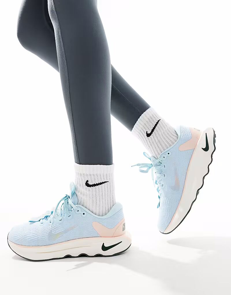 Кроссовки Nike Training Motiva светло-голубого и белого цветов — фото 3