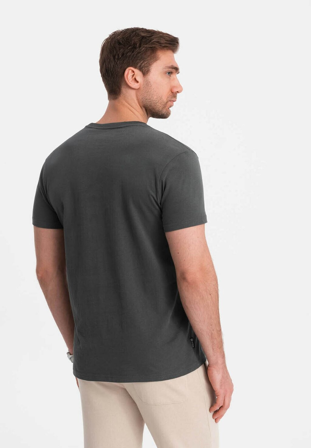 

Базовая футболка With Patch Pocket Ombre, темно-серая