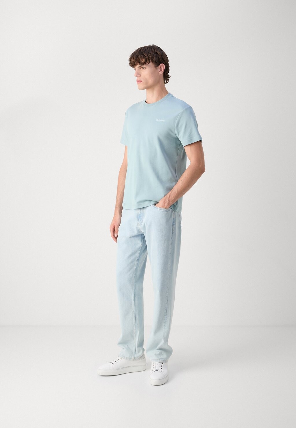 

Базовая футболка MICRO LOGO Calvin Klein, черный