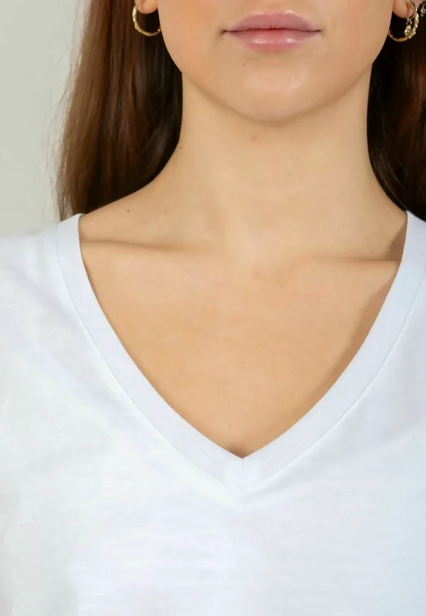 

Обычная футболка с v-образным вырезом и сердечком. Coster Copenhagen, White, Белый, Обычная футболка с v-образным вырезом и сердечком. Coster Copenhagen, White