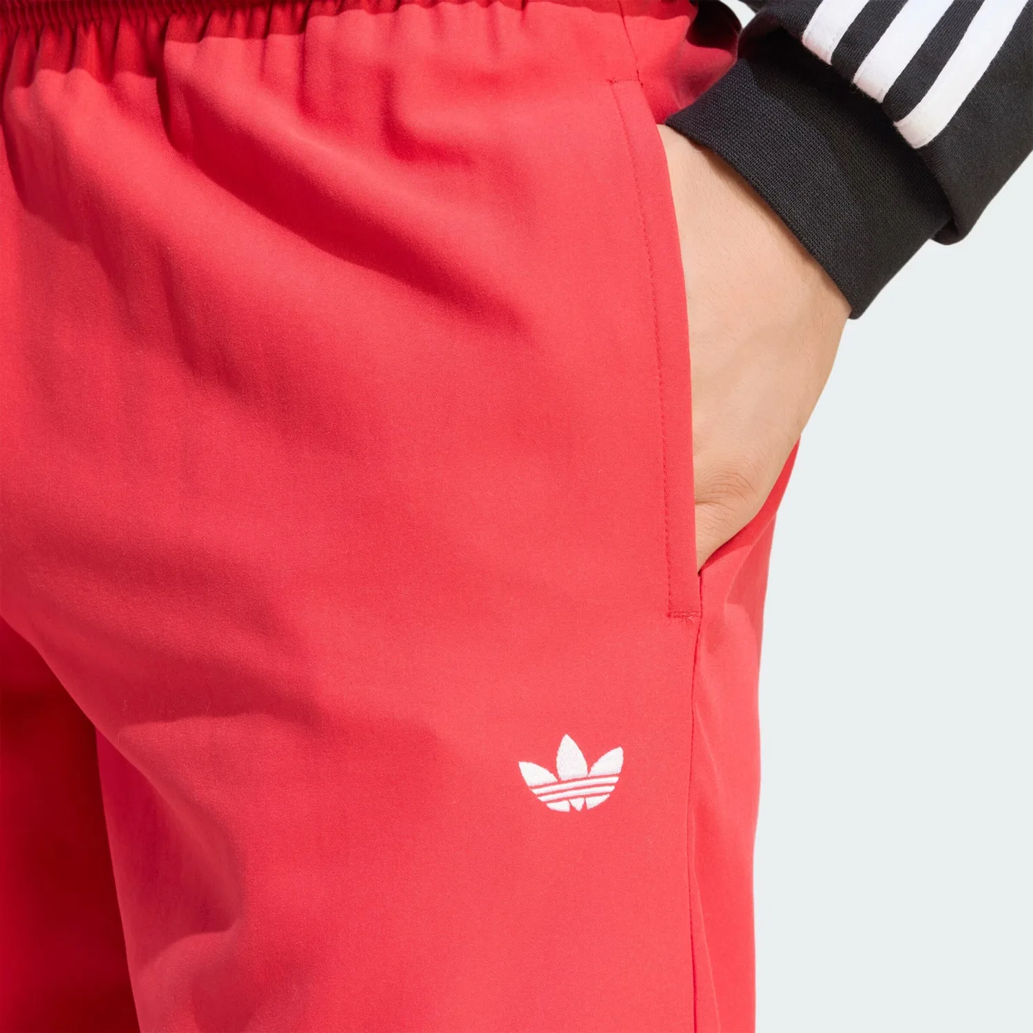 Шорты для плавания Adidas Originals Trefoil Essentials ярко-красного цвета — фото 4