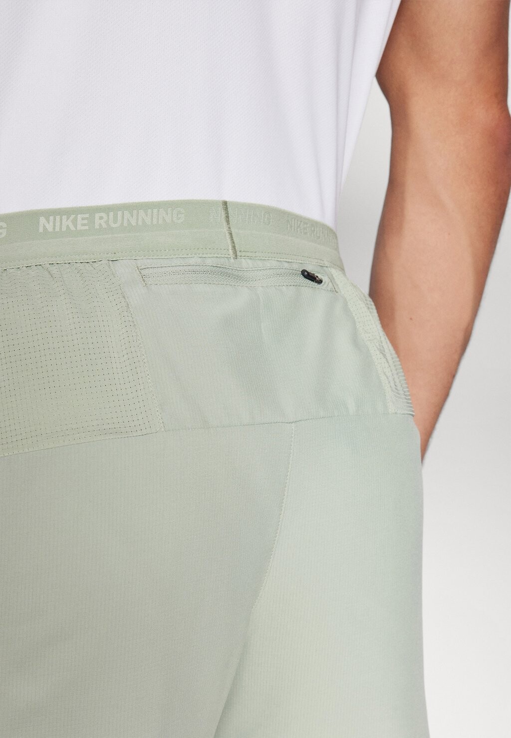 

Спортивные шорты STRIDE Nike Performance, светло-зеленый