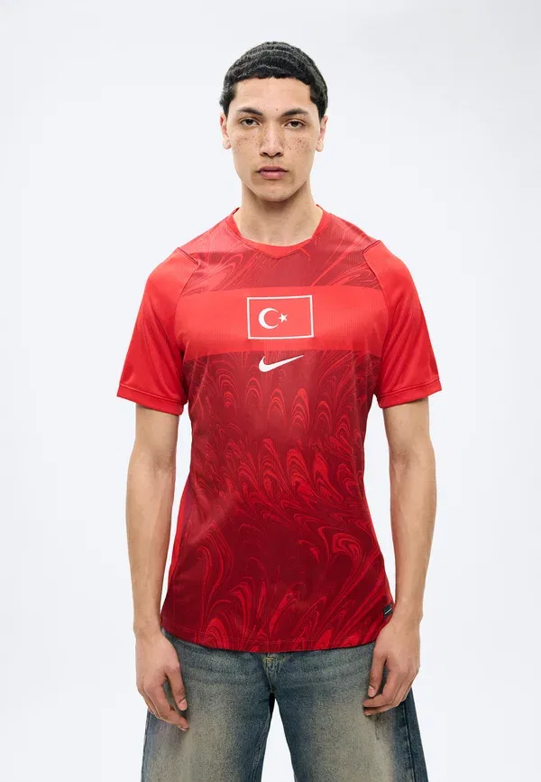 Футболка мужская Nike Performance, модель DF JSY STAD HM NATIONAL TEAM WEAR, цвет спортивный красный/командный красный/белый