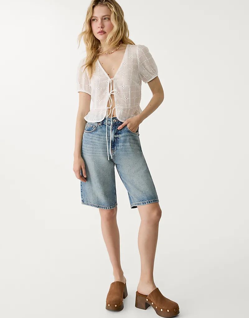 

Бермуды Stradivarius D95 темно-синего цвета