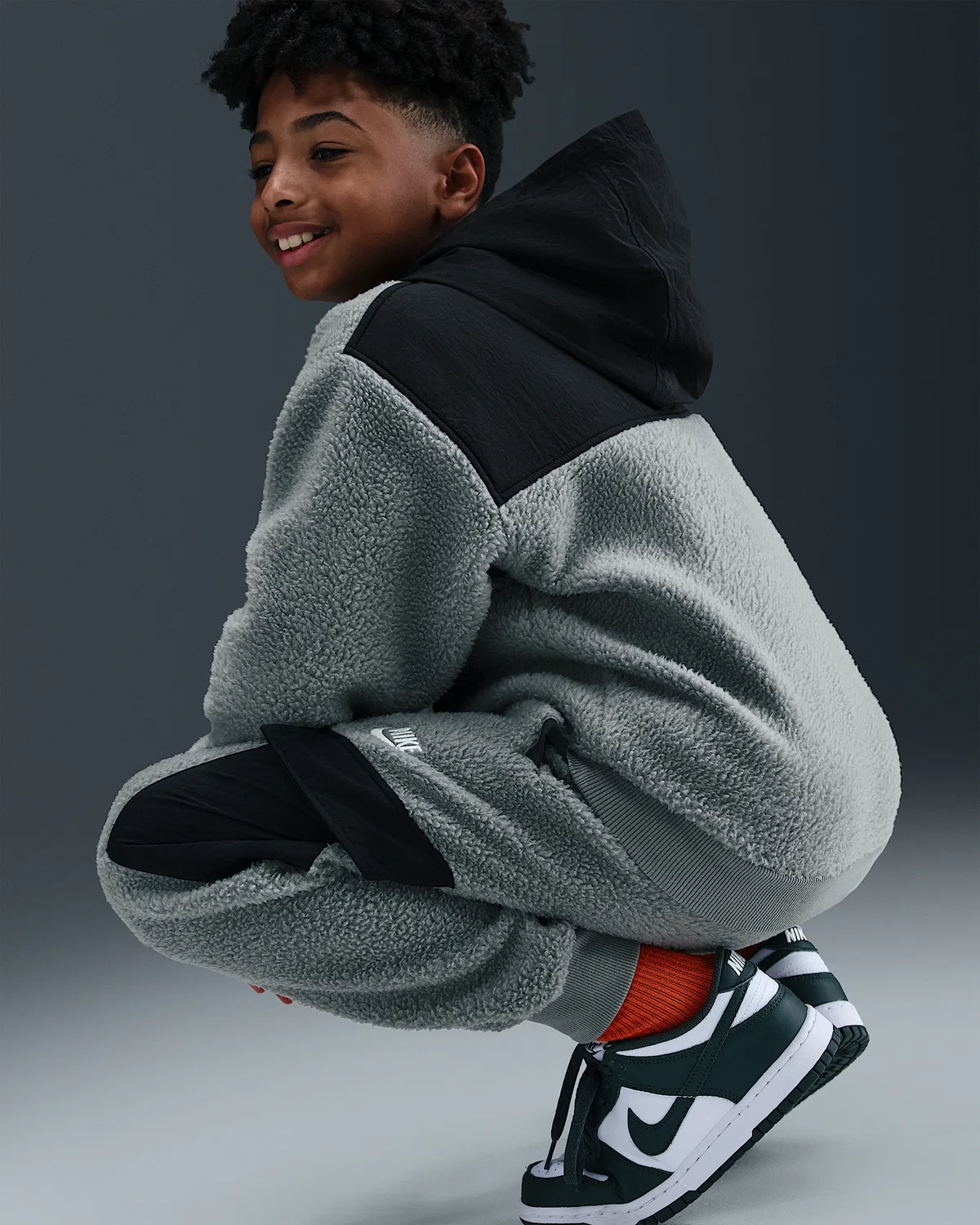 Детские карго-штаны Nike Sportswear Club Fleece, Smoke Grey/Black/White — фото 4