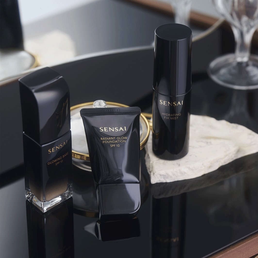Тональный крем Glow foundation Sensai, 205 - mocha beige, 30 мл — фото 4