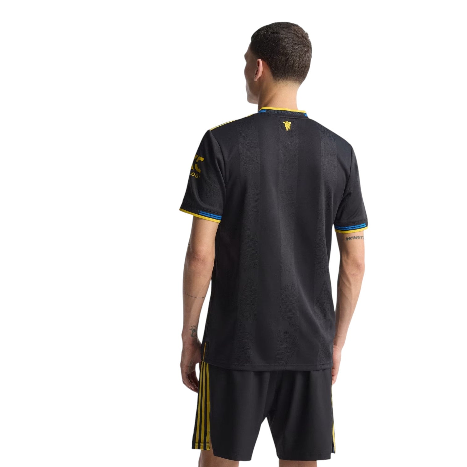 Оригинальная третья футболка «Манчестер Юнайтед» Adidas сезона 2025/2026, черная — фото 4
