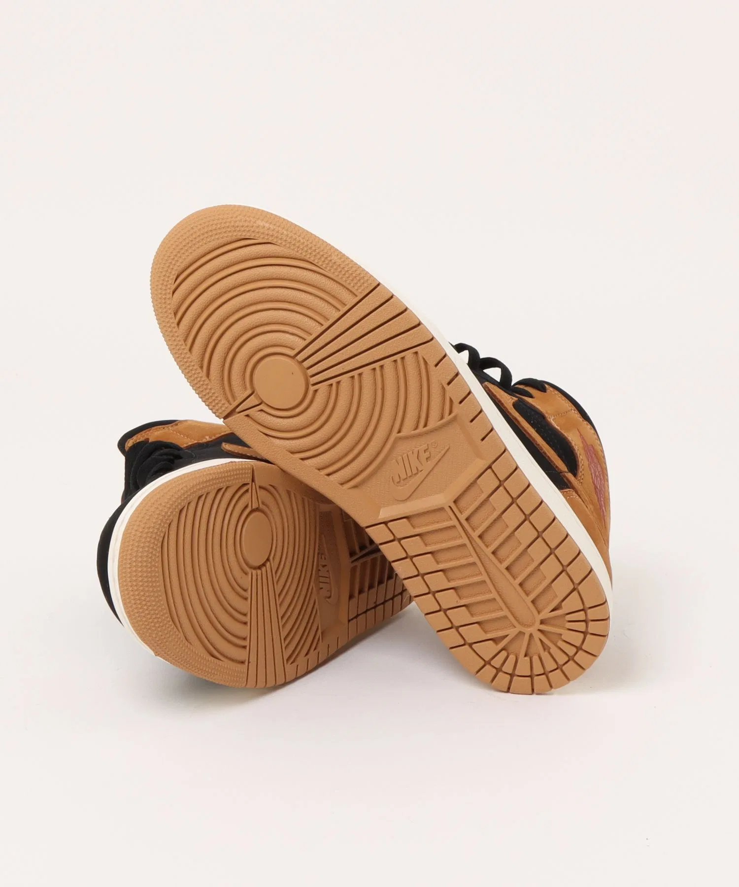 Мужские кроссовки JORDAN BRAND AIR JORDAN 1 MID SE — фото 3