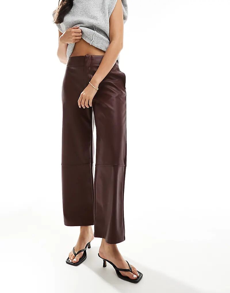 

Брюки длиной до щиколотки из искусственной кожи ASOS DESIGN сливового цвета