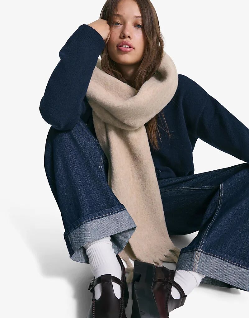 

Одеяло-шарф Bershka бежевого цвета