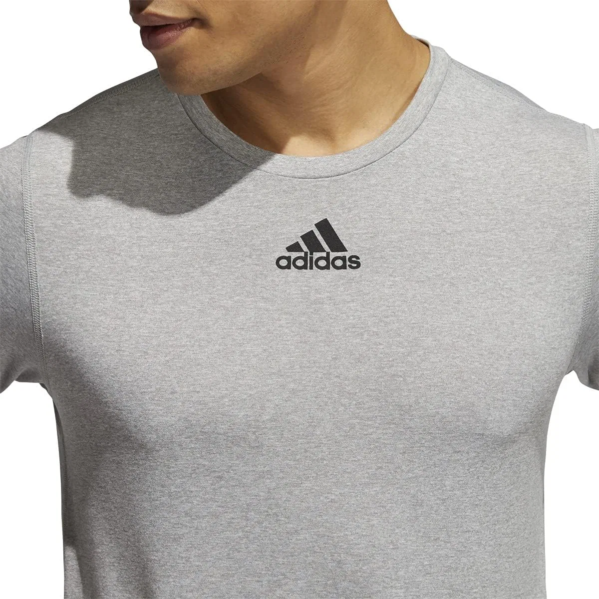 Футболка мужская с коротким рукавом adidas, цвет Medium Grey Heather-black — фото 4