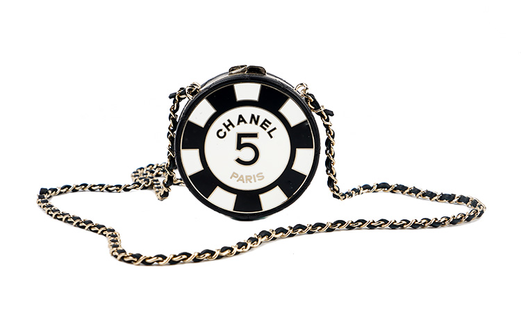 

CHANEL Кожаный мешочек для покерных фишек