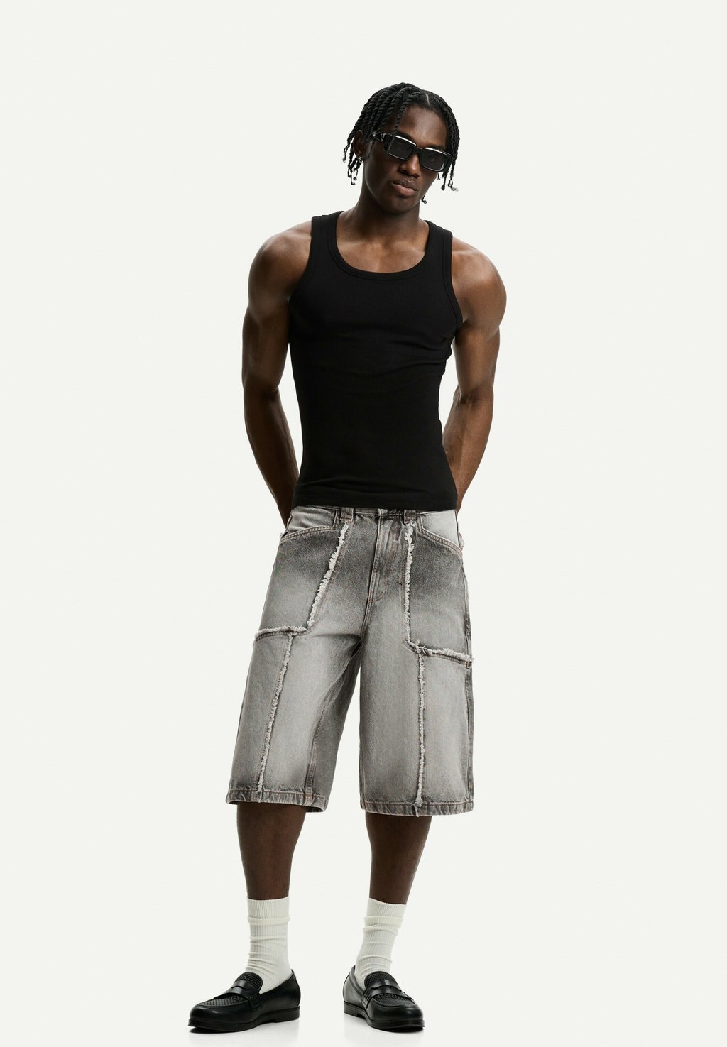 

Джинсовые шорты BAGGY WITH FRINGING - BERMUDA Bershka, серый