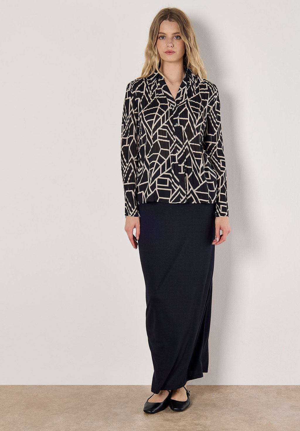 

Рубашка GEO PRINT SHEER PLISSE Apricot, черный