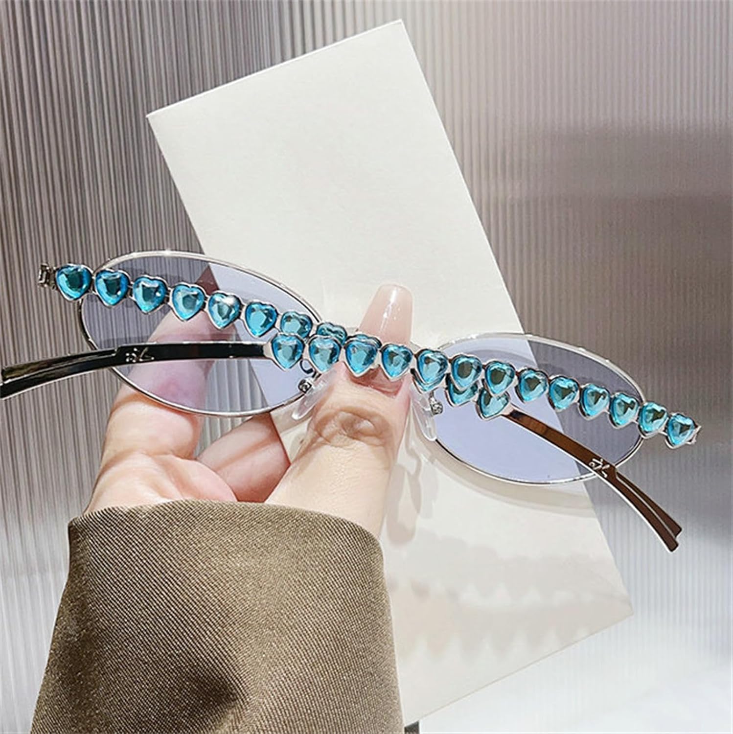 

Женские солнцезащитные очки Helena со стразами, стильные овальные, в винтажном стиле Y2K, панк, блестящие, с бриллиантами, роскошные, для вечеринок и путешествий, S65, Silver Blue