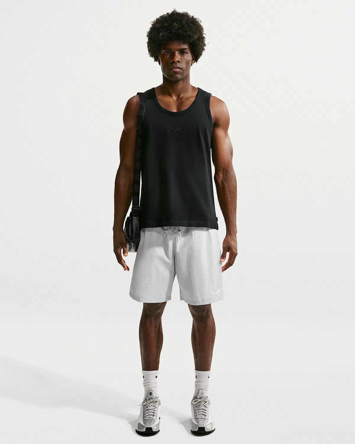 Мужская майка Nike Sportswear Premium Essentials, Black — фото 4