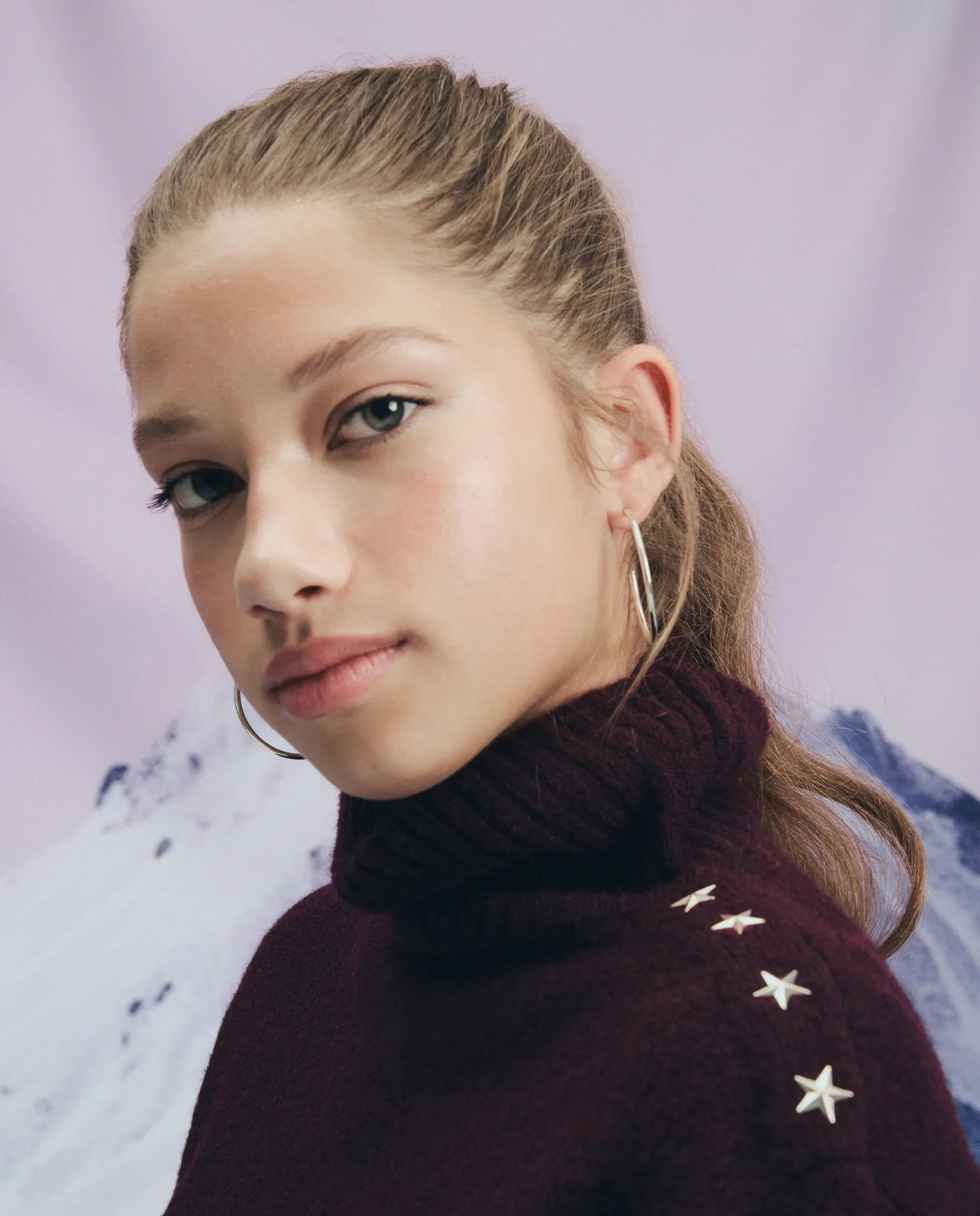 

Женский свитер с высоким воротником и заклепками Green Coast, баклажановый