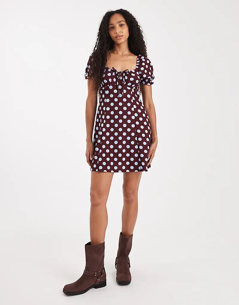 

Мини-платье New Look с жатым узором в горошек красного цвета