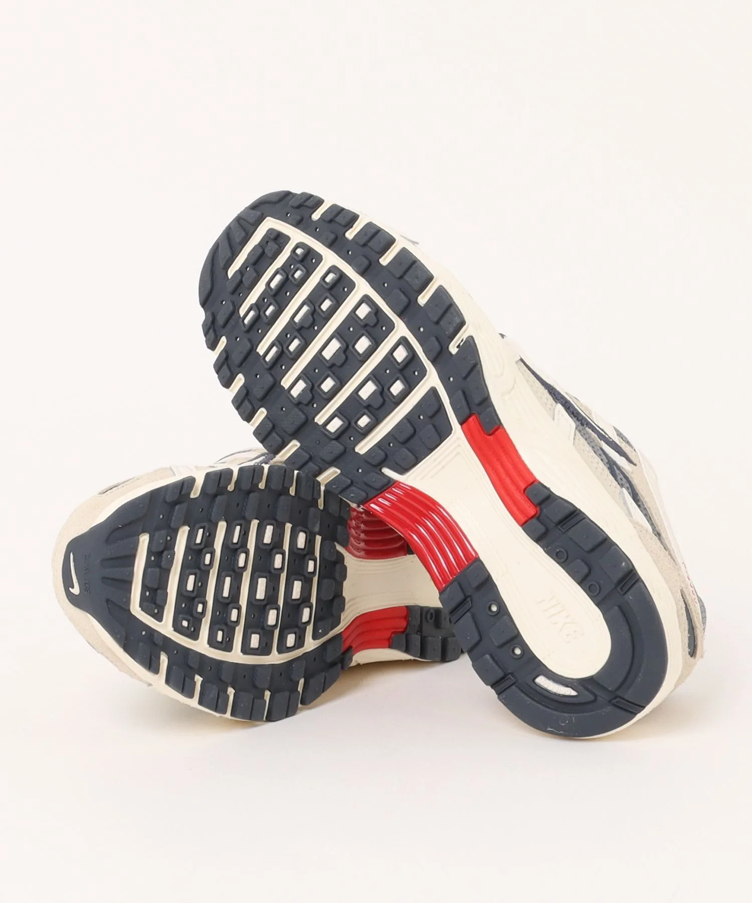 Мужские кроссовки из натуральной кожи Nike P-6000 MIH4382 ABC-MART LIMITED бежевые — фото 3