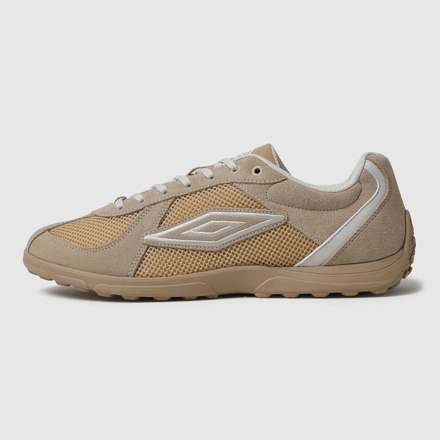 Мужские кроссовки Motor A1 бежевые от Umbro