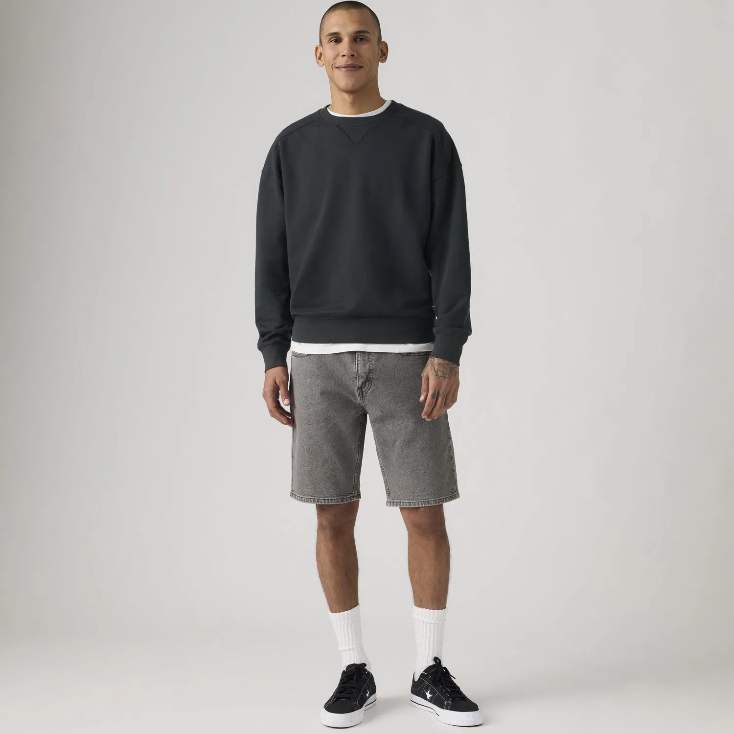 Мужские шорты Levi's, 405 Standard Fit, серый — фото 2