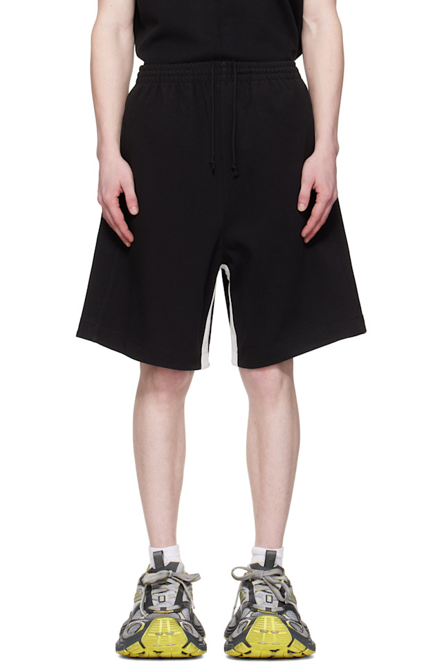 

Контрастные спортивные шорты We11Done, черный