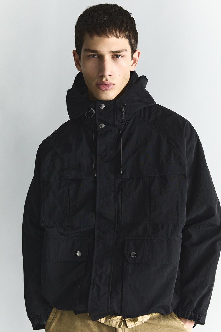 

Легкий плащ с капюшоном Pull And Bear, черный