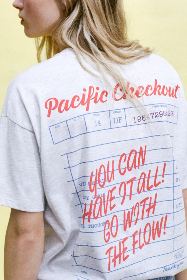 

Футболка Pacific Checkout Pull And Bear, серый