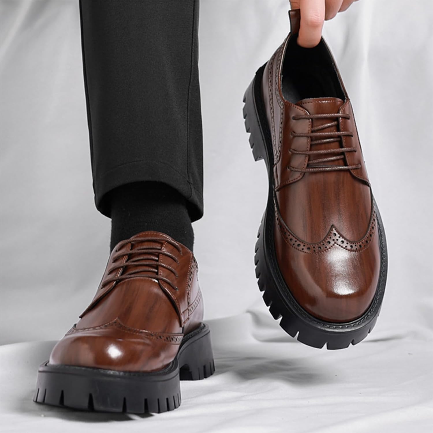 Мужские кожаные туфли на платформе Oxfords, винтажные, с круглым носком, массивной подошвой, повседневные туфли с крылышками, броги, бизнес-туфли для работы и офиса, дерби Xiaoguli, коричневый — фото 3