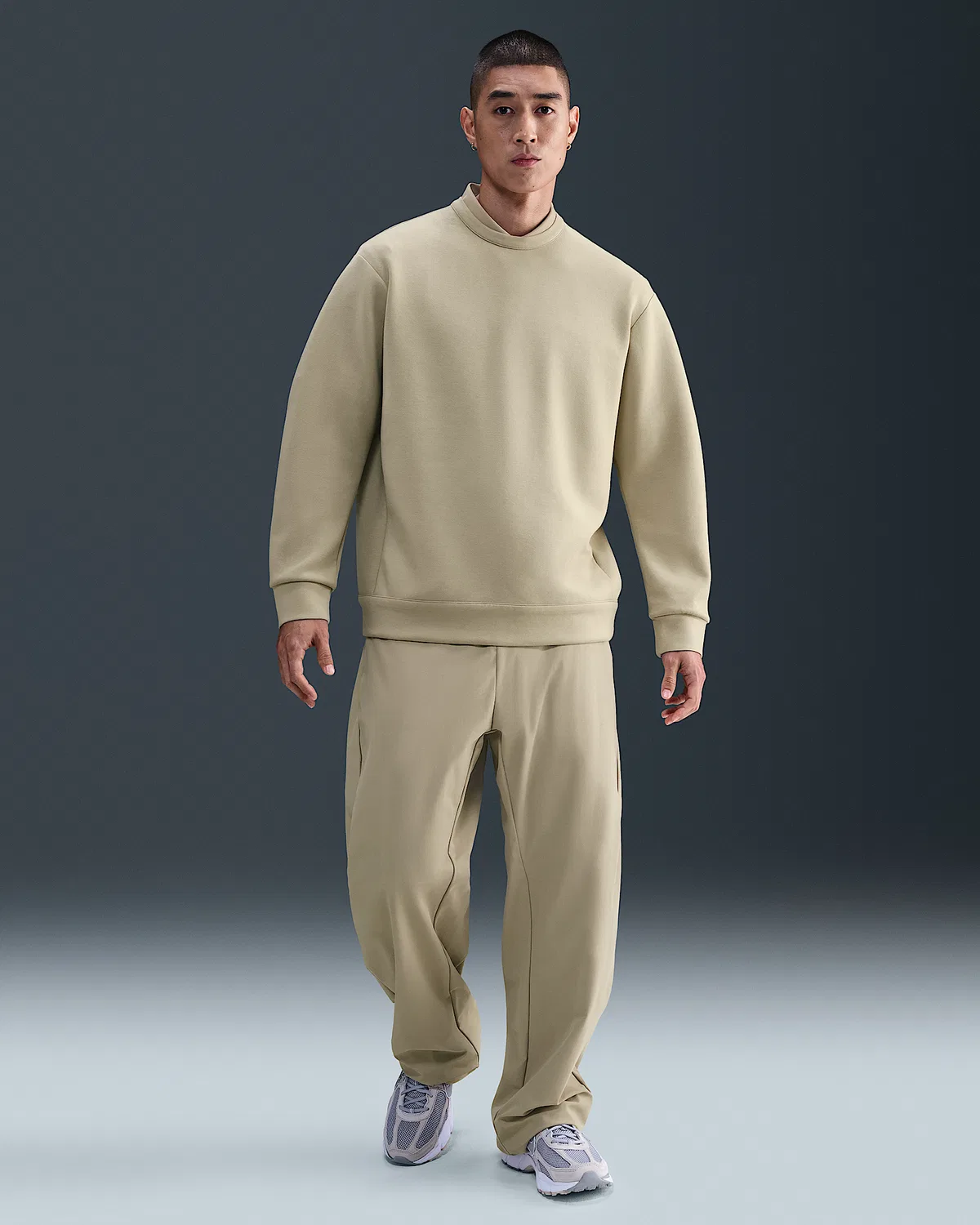 Мужская футболка Nike 24.7 ImpossiblySoft Dri-FIT Crew, Desert Khaki/Khaki — фото 4