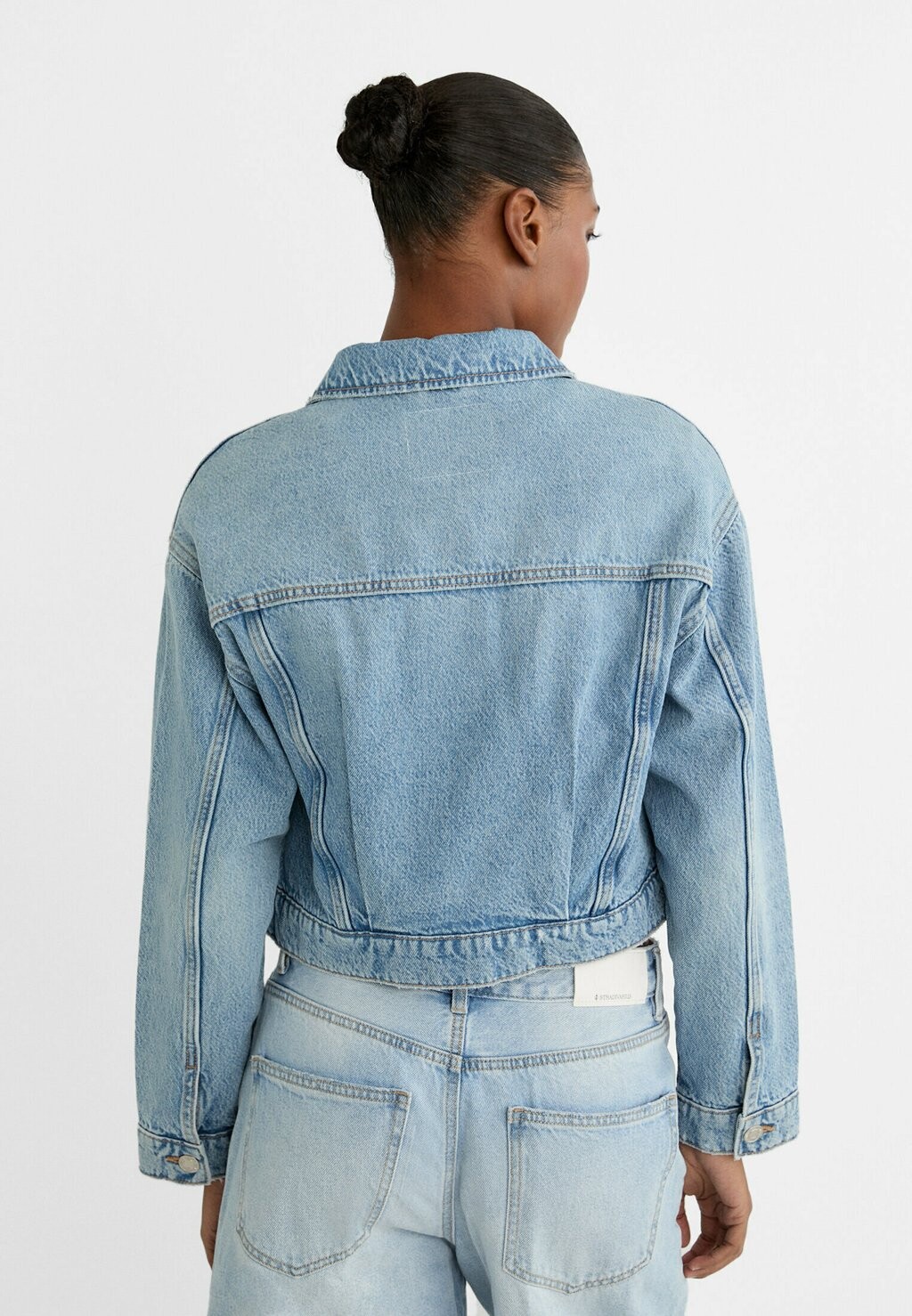

Джинсовая куртка Boxy Fit Stradivarius, синий деним