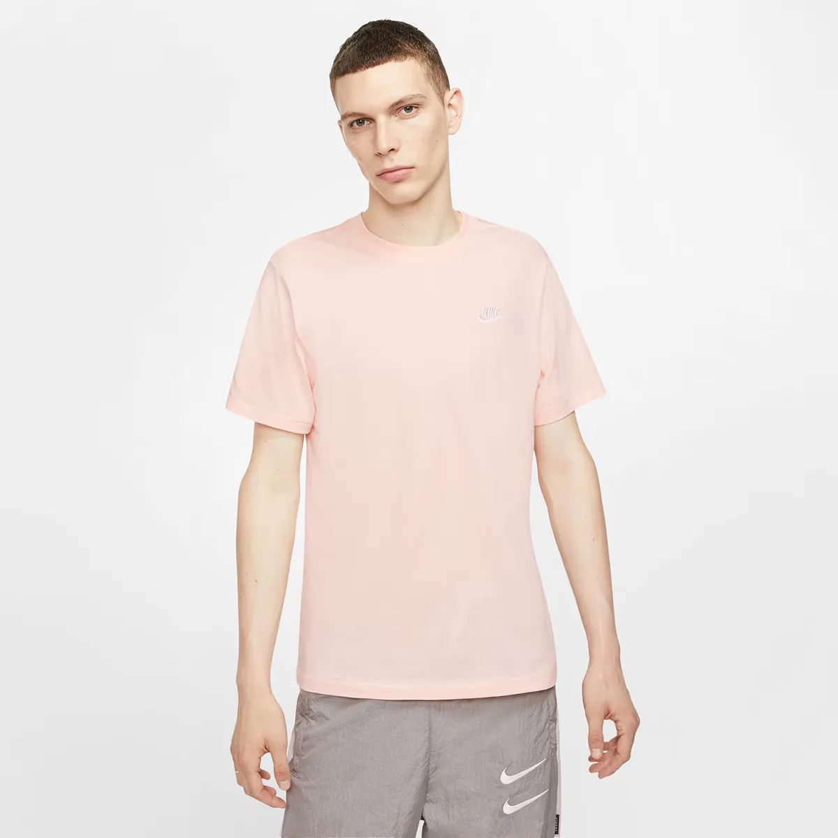 

Мужская футболка Nike Sportswear Club, коралловый