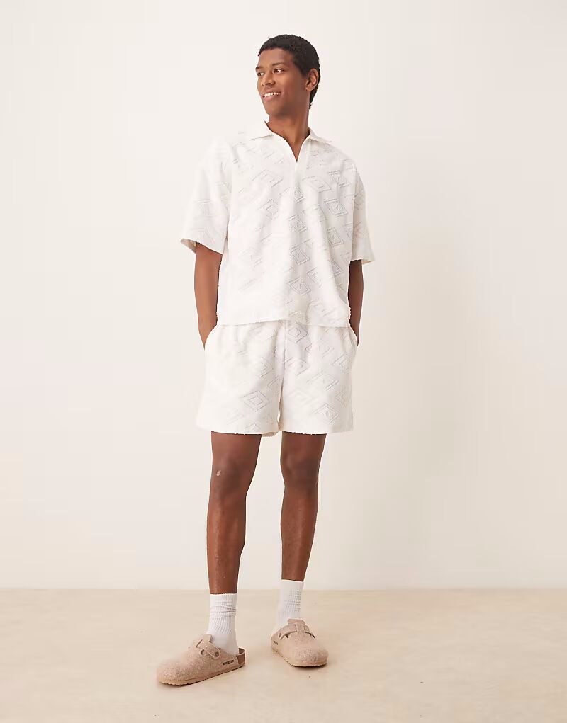 

Жаккардовые шорты свободного кроя цвета кремовый Asos Design