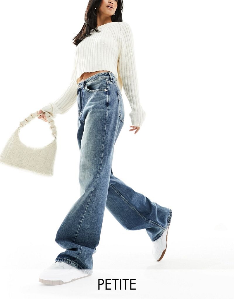 

Темные винтажные джинсы с широкими штанинами Stradivarius Petite