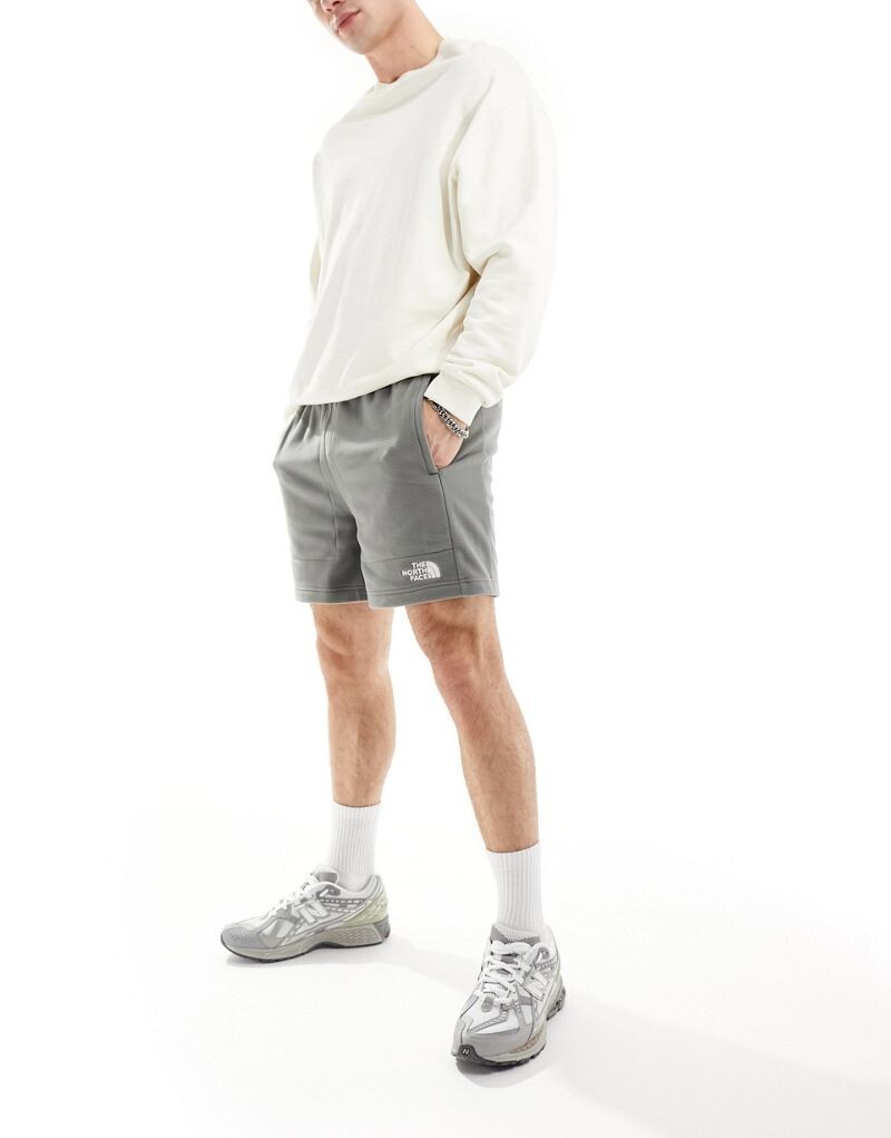 

The North Face — Glacier — флисовые шорты тай-дай — только на ASOS