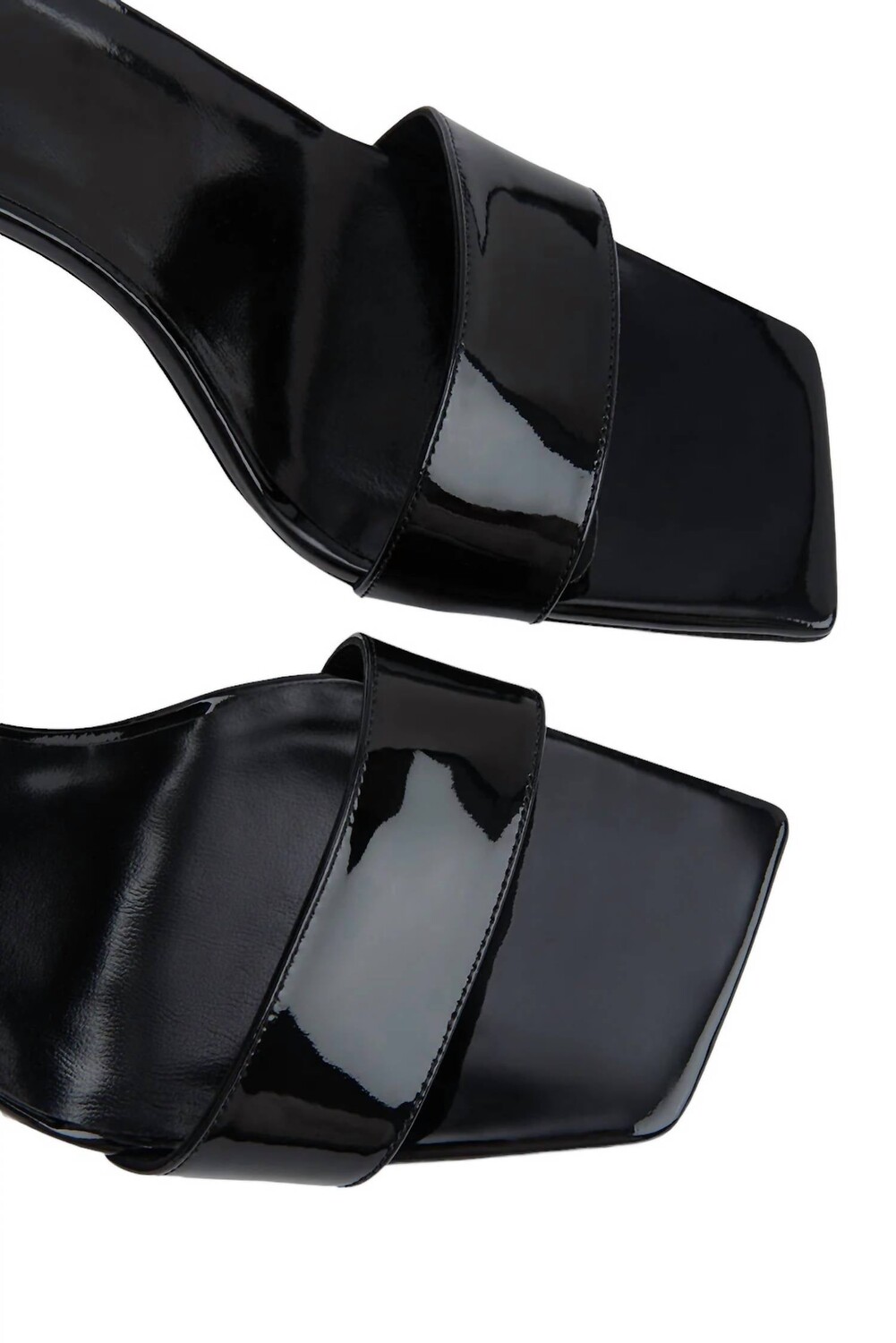 

Черные женские лакированные сандалии Devon Heels By FAR, черный